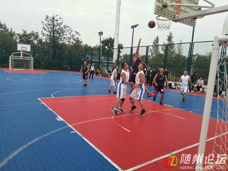 何店中心學(xué)校·大隨通進(jìn)四強(qiáng) | 萬(wàn)達(dá)杯籃球賽